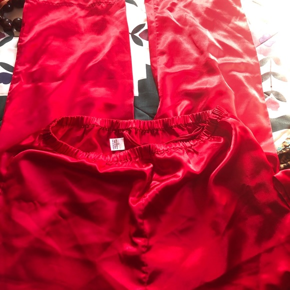 🥀 Pajamas, Luxurious Red with black Lace🌹🖤 - Picture 2 of 16